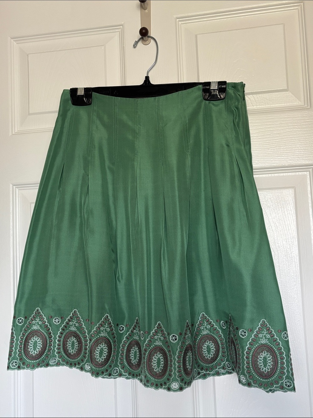 BCBGMaxAzria Green A-Line Skirt with Embroidered Hem